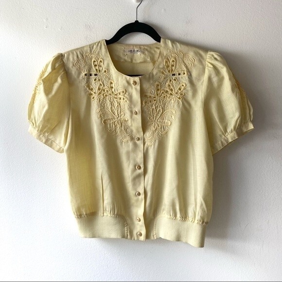 pastel yellow puff sleeve blouse - Picture 1 of 9